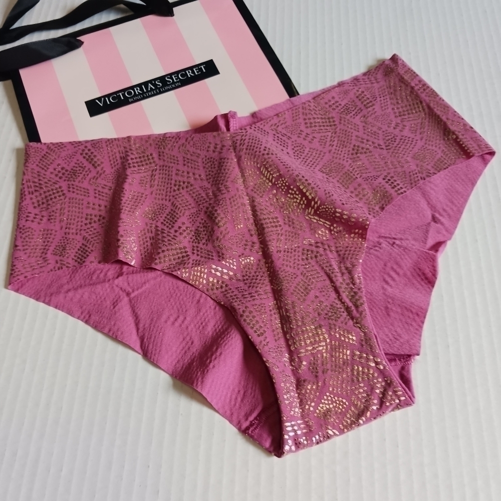 Victoria's Secret Seamless No Show Hip Hugger Hipster Panty Size Medium